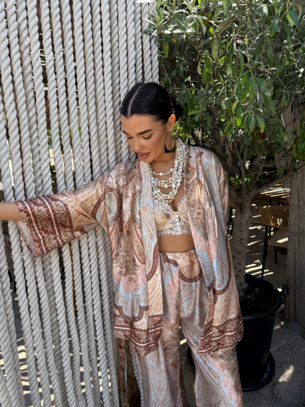 Kimono Mezaso Golden Hour