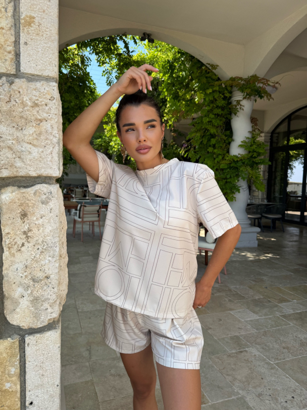 Pantaloni scurți Minimal Crush Latte