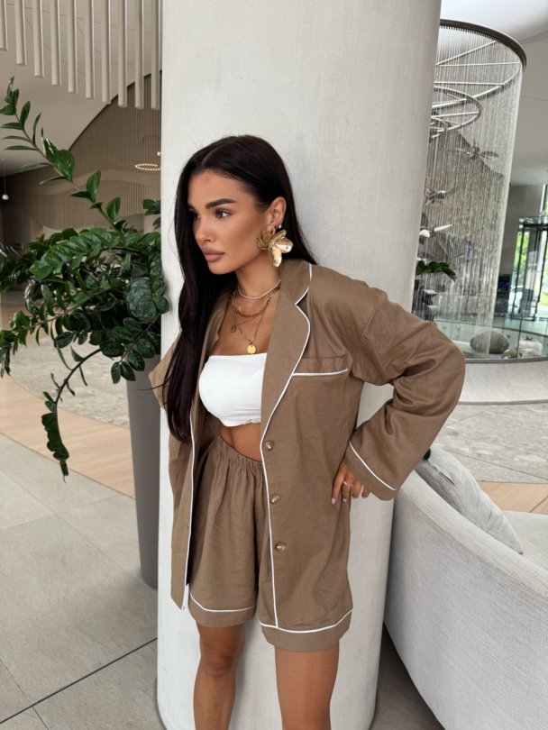 Pantaloni scurți Solviva Mocha Mousse 
