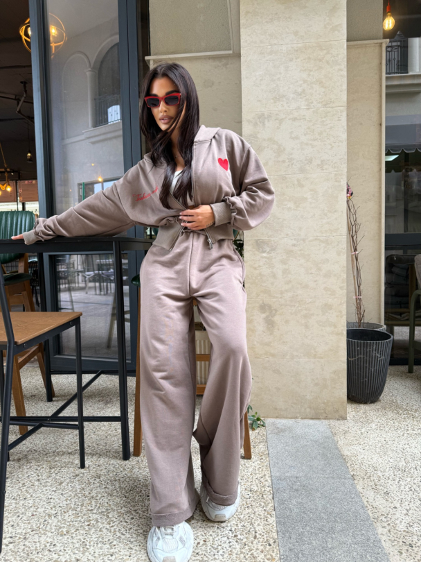 Pantaloni Главная по любви Milk Chocolate