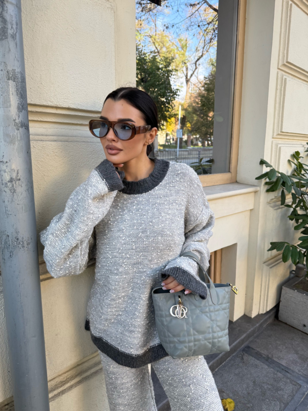 Pulover Golesa Mousy