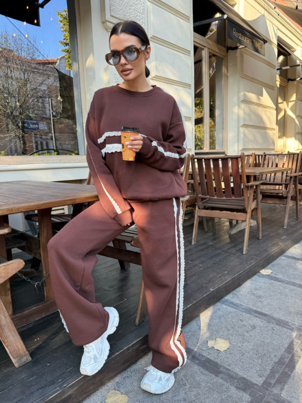 Pantaloni matlasați Peonella Chocolate