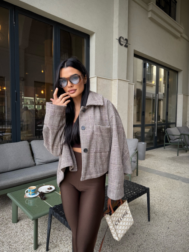 Jacheta Akiras Brownie